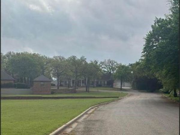 6 Creekwood Trail , Bowie, TX 76230