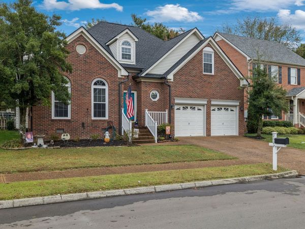 2002 Glastonbury Dr , Franklin, TN 37069