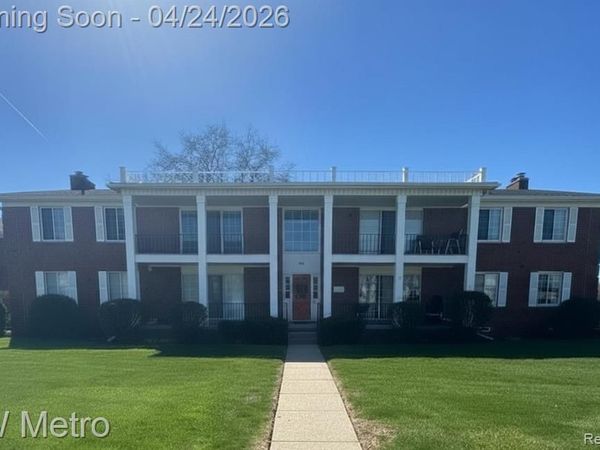 29603 Jefferson Avenue, St. Clair Shores, MI 48082