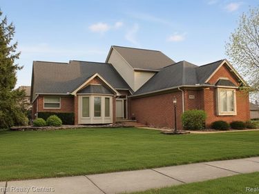 55206 Leonard Court , Shelby Twp, MI 48316