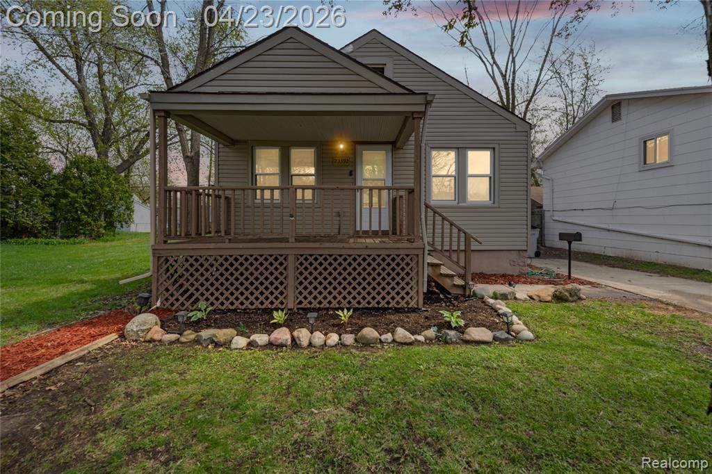 23392 Cayuga Avenue, Hazel Park, MI 48030 Main Photo