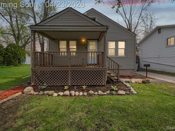 23392 Cayuga Avenue, Hazel Park, MI 48030