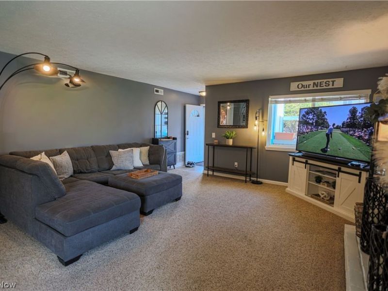 9040 Portage Pointe Drive, Unit B, Streetsboro, OH 44241 Photo 3