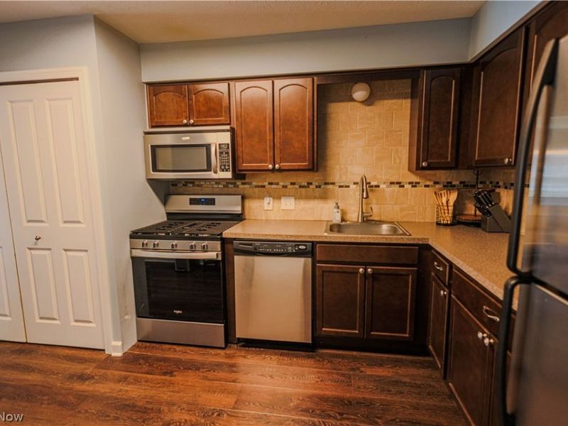 9040 Portage Pointe Drive, Unit B, Streetsboro, OH 44241 Photo 9