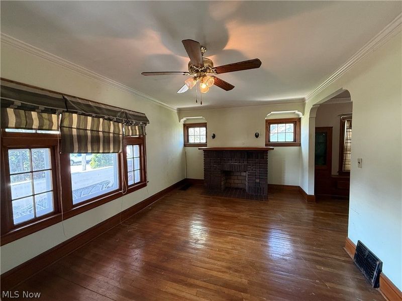 18309 Edgerton Road, Cleveland, OH 44119 Photo 2