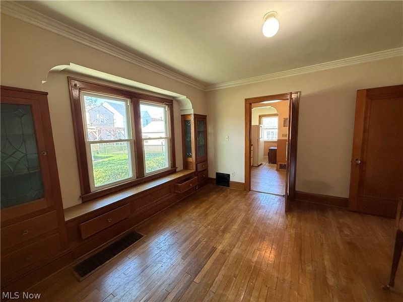 18309 Edgerton Road, Cleveland, OH 44119 Photo 4