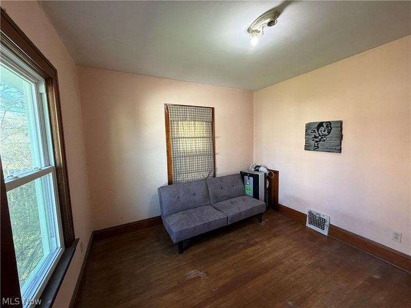 18309 Edgerton Road, Cleveland, OH 44119 Photo 7