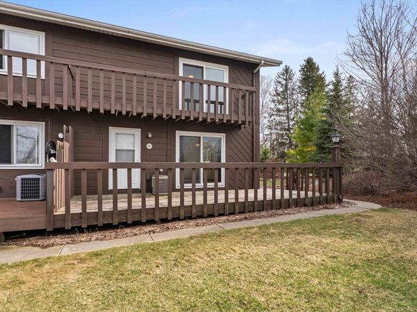 2626 Crosscreek Drive, Unit C, Sheboygan, WI 53081