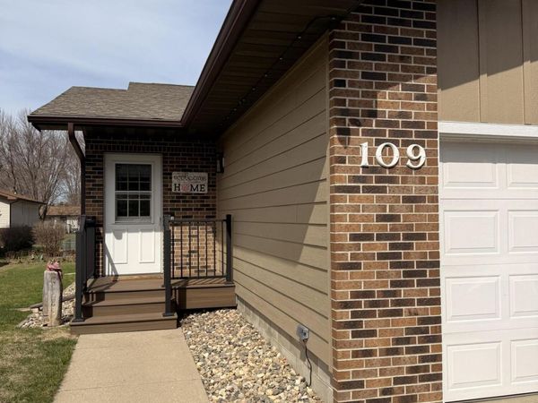 109 18TH STREET SE, Watertown, SD 57201