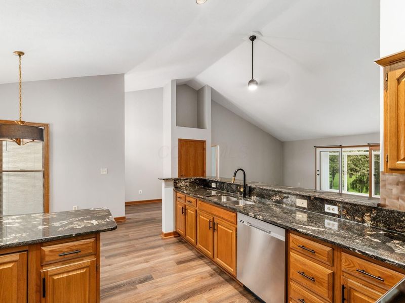 2513 ViLilly Circle E, Grove City, OH 43123 Photo 10