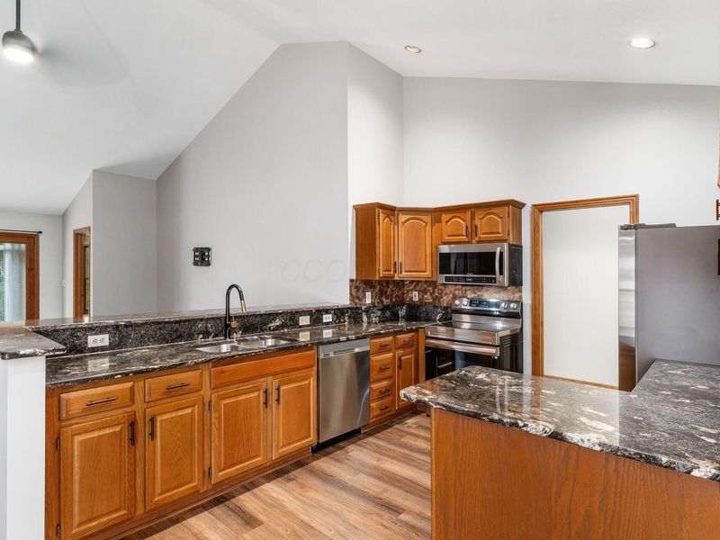 2513 ViLilly Circle E, Grove City, OH 43123 Photo 11