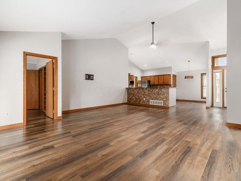 2513 ViLilly Circle E, Grove City, OH 43123 Photo 14