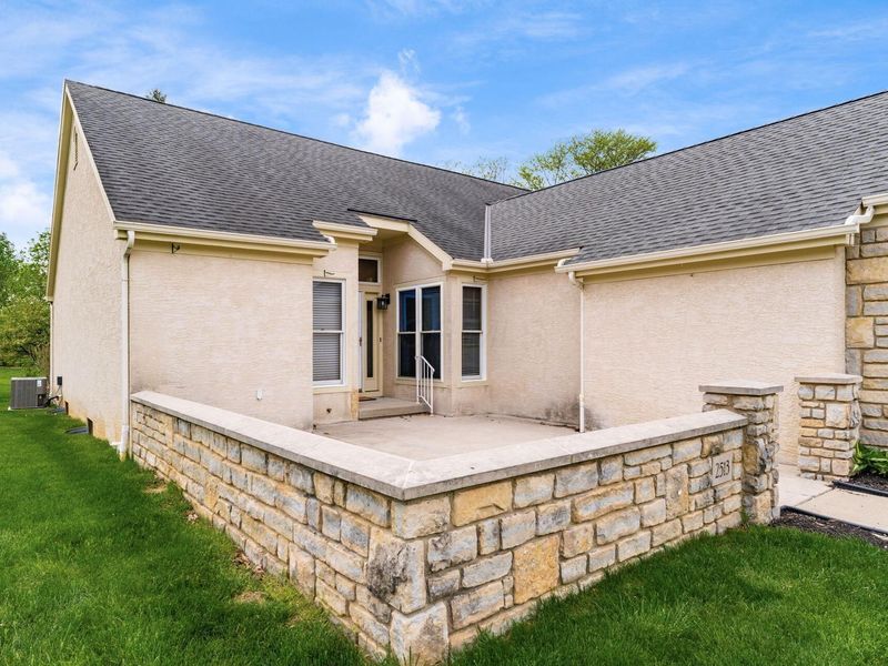 2513 ViLilly Circle E, Grove City, OH 43123 Photo 3