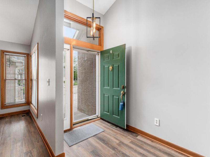 2513 ViLilly Circle E, Grove City, OH 43123 Photo 5