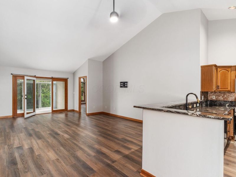 2513 ViLilly Circle E, Grove City, OH 43123 Photo 6