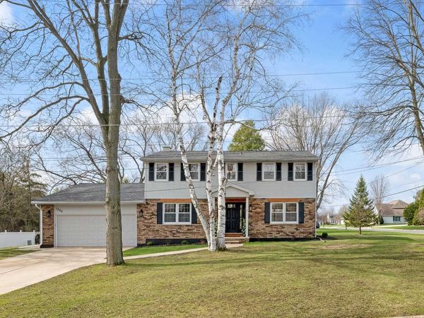 1300 HIAWATHA CIRCLE, Green Bay, WI 54313