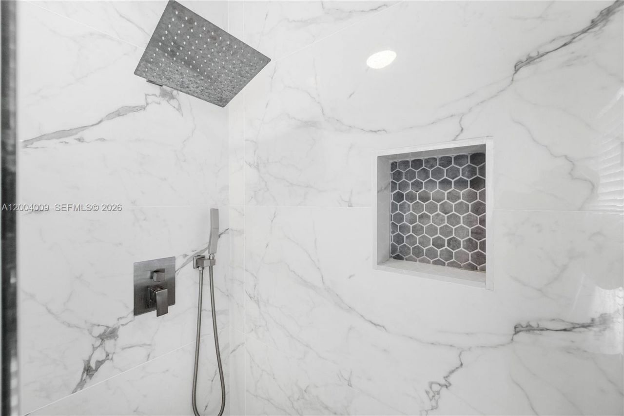 2152 SW 10th St, Miami, FL 33135 Photo