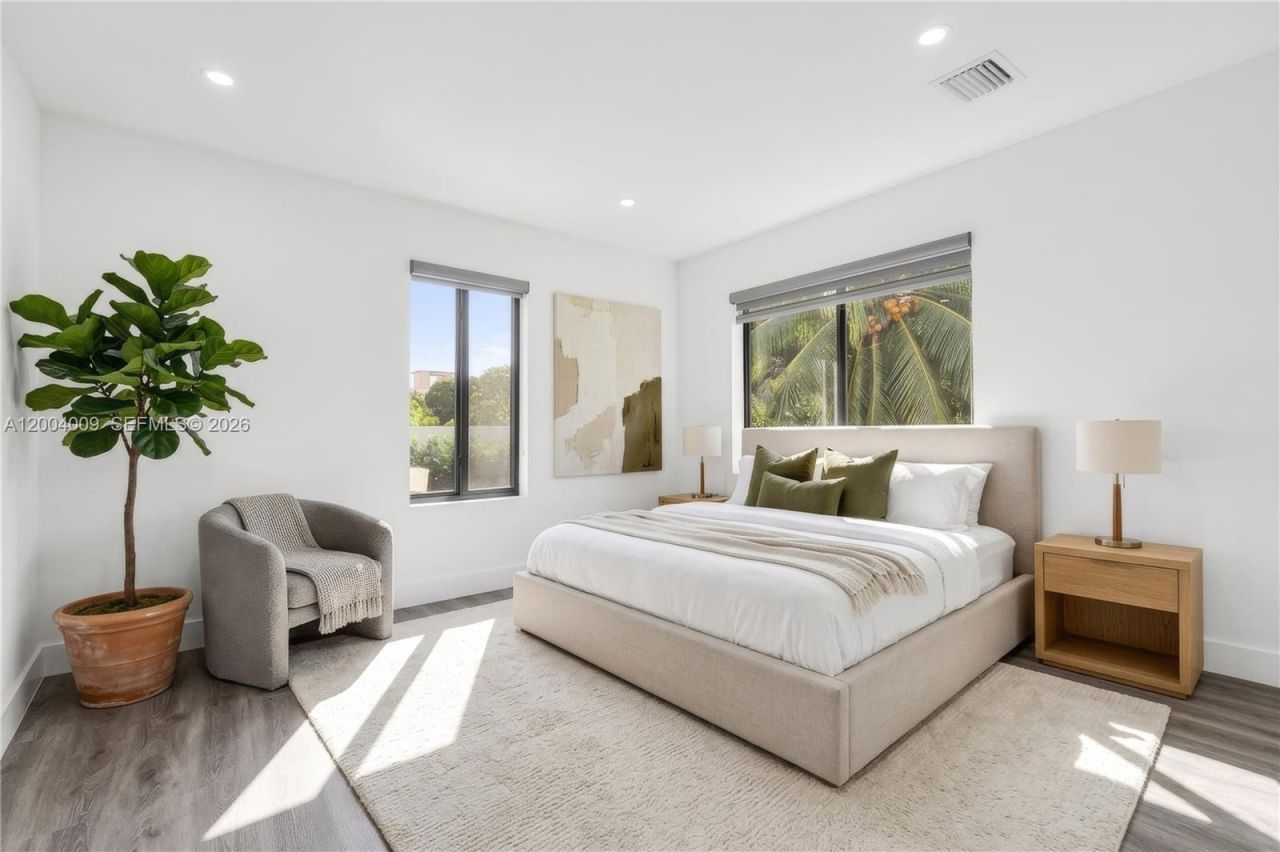 2152 SW 10th St, Miami, FL 33135 Photo