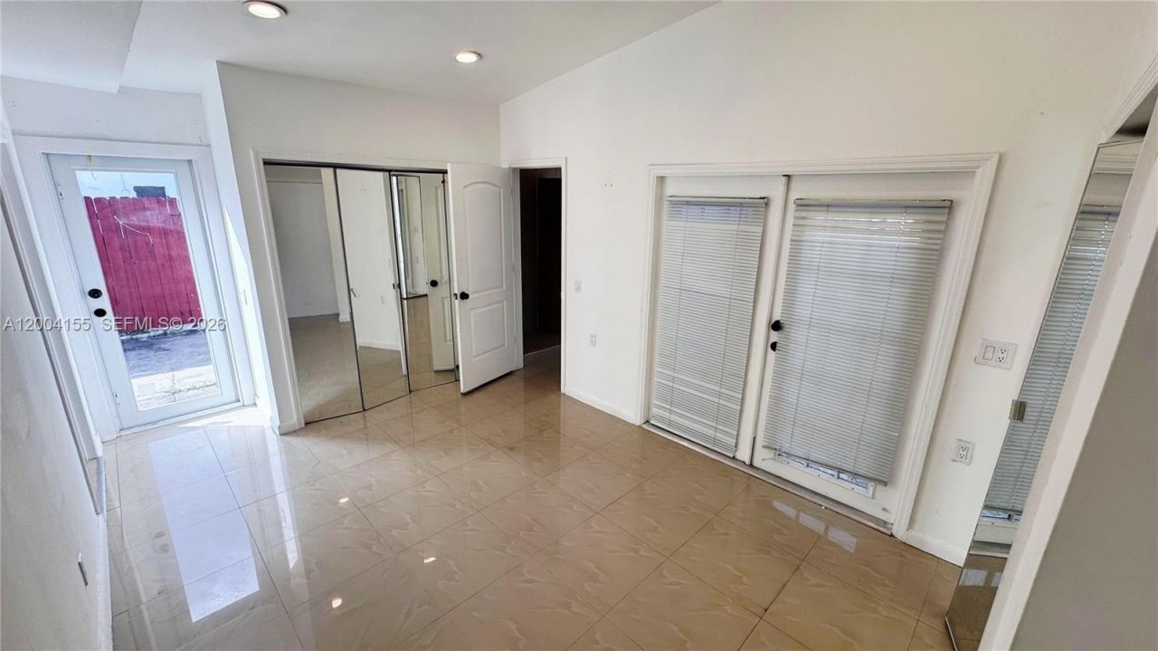 165 NE 162nd St, #b, Unit B, Miami, FL 33162 Photo