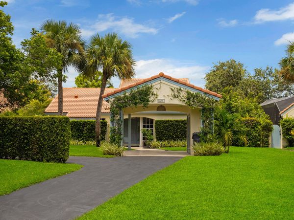 2291 Las Casitas Drive, Wellington, FL 33414