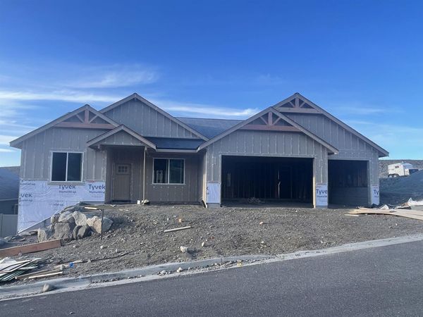 74 E Center Ln, Spokane, WA 99208