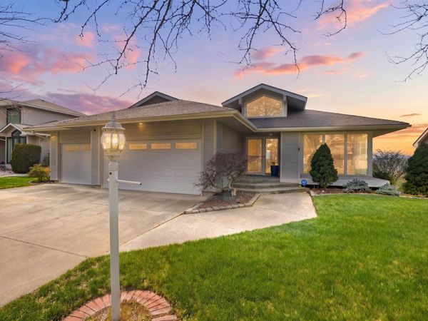6407 N Park View Ln, Spokane, WA 99205
