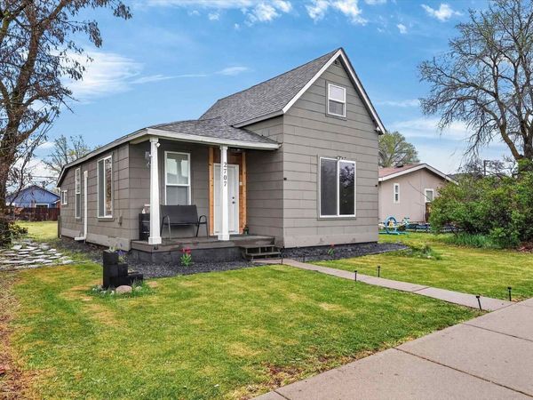 2707 E Desmet Ave, Spokane, WA 99202