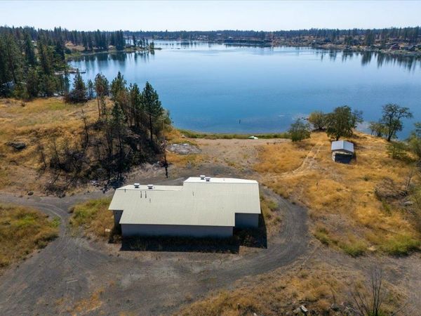 9212 S Silver Lake Rd, Medical Lake, WA 99022