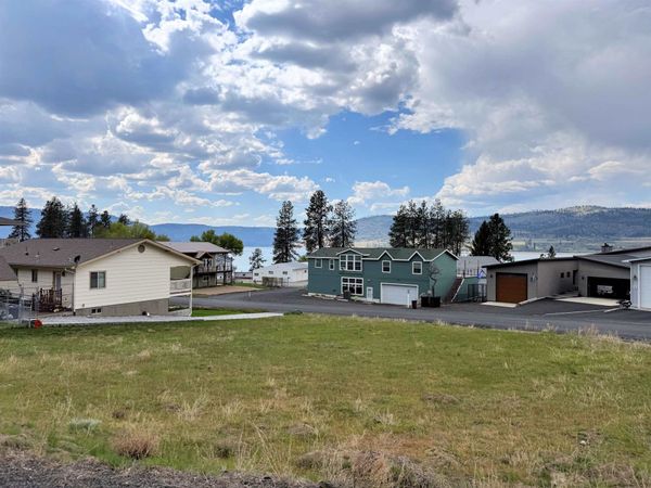 3317 Roosevelt Dr, Seven Bays, WA 99122
