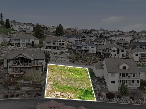 8703 E Blue Fox Ln, Spokane Valley, WA 99212