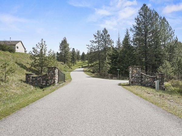 N Rockspring Ln, Mead, WA 99021