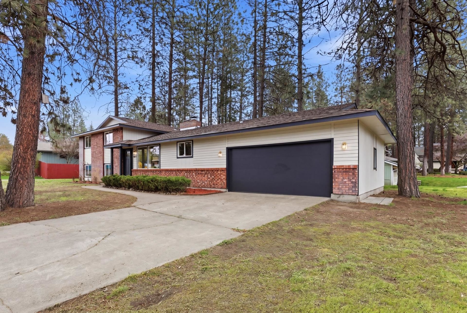 5611 W Lowell Ave, Spokane, WA 99208 Main Photo