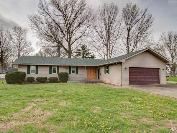 312 W 4th South Street , Mount Olive, IL 62069