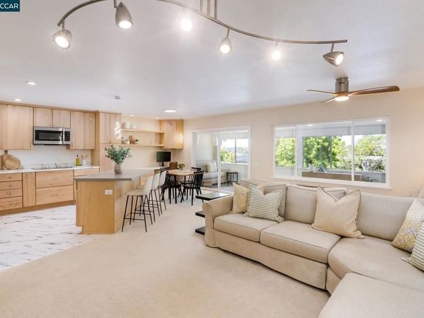 1909 Skycrest Dr, Unit 5, Walnut Creek, CA 94595