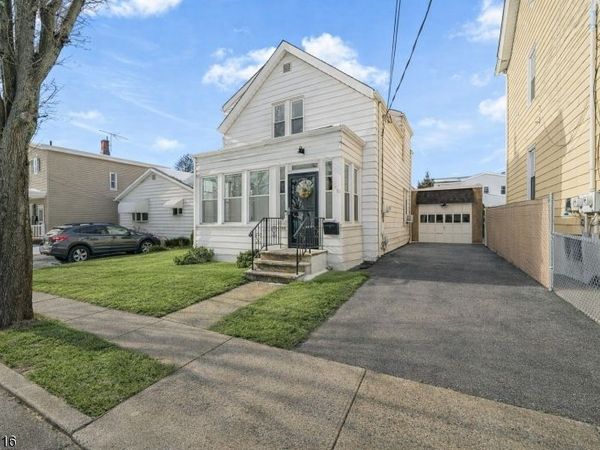 416 2Nd St, Carlstadt, NJ 07072