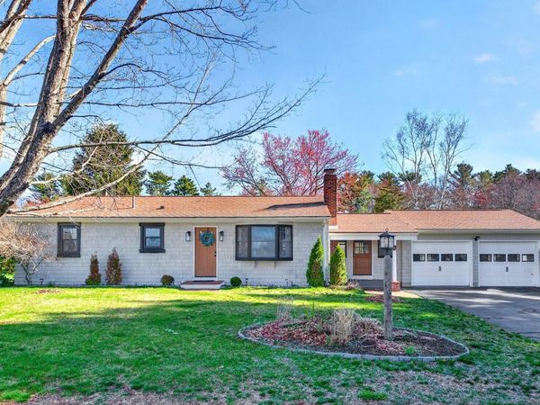 7 Lawn Avenue, Cumberland, ME 04021