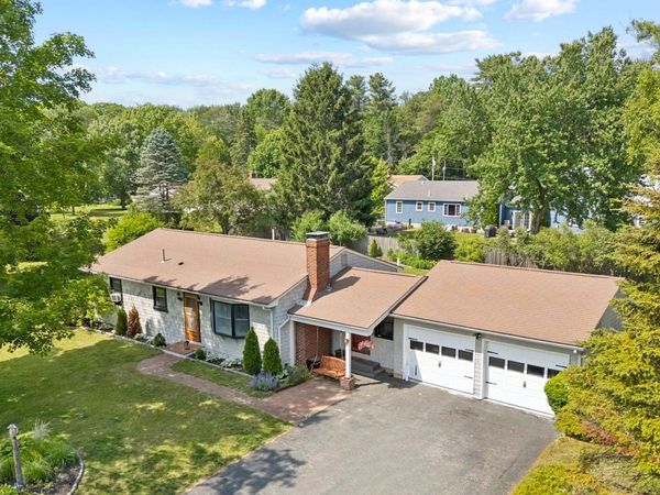 7 Lawn Avenue , Cumberland, ME 04021