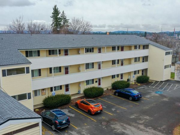 222 N Hutchinson Rd, Spokane Valley, WA 99212