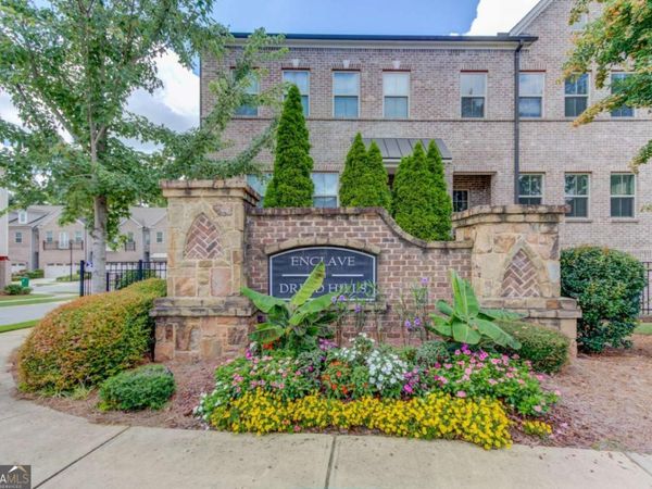 1450 Edgebrook Court, Atlanta, GA 30329