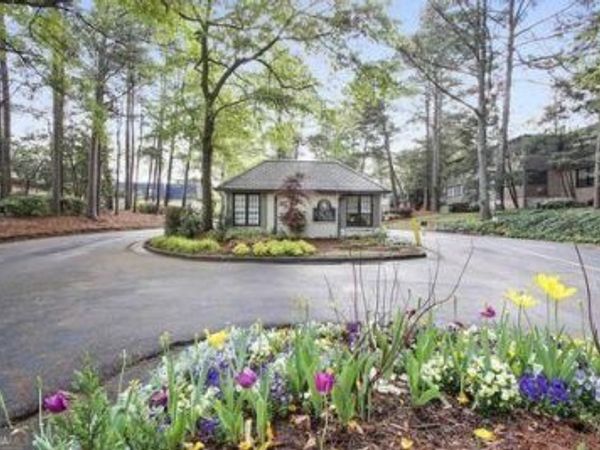 11 Cantey Place NW, Atlanta, GA 30327