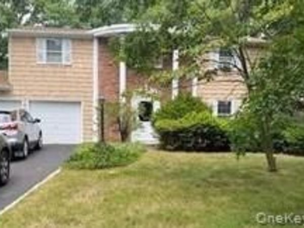 37 Cedar Avenue , Coram, NY 11727