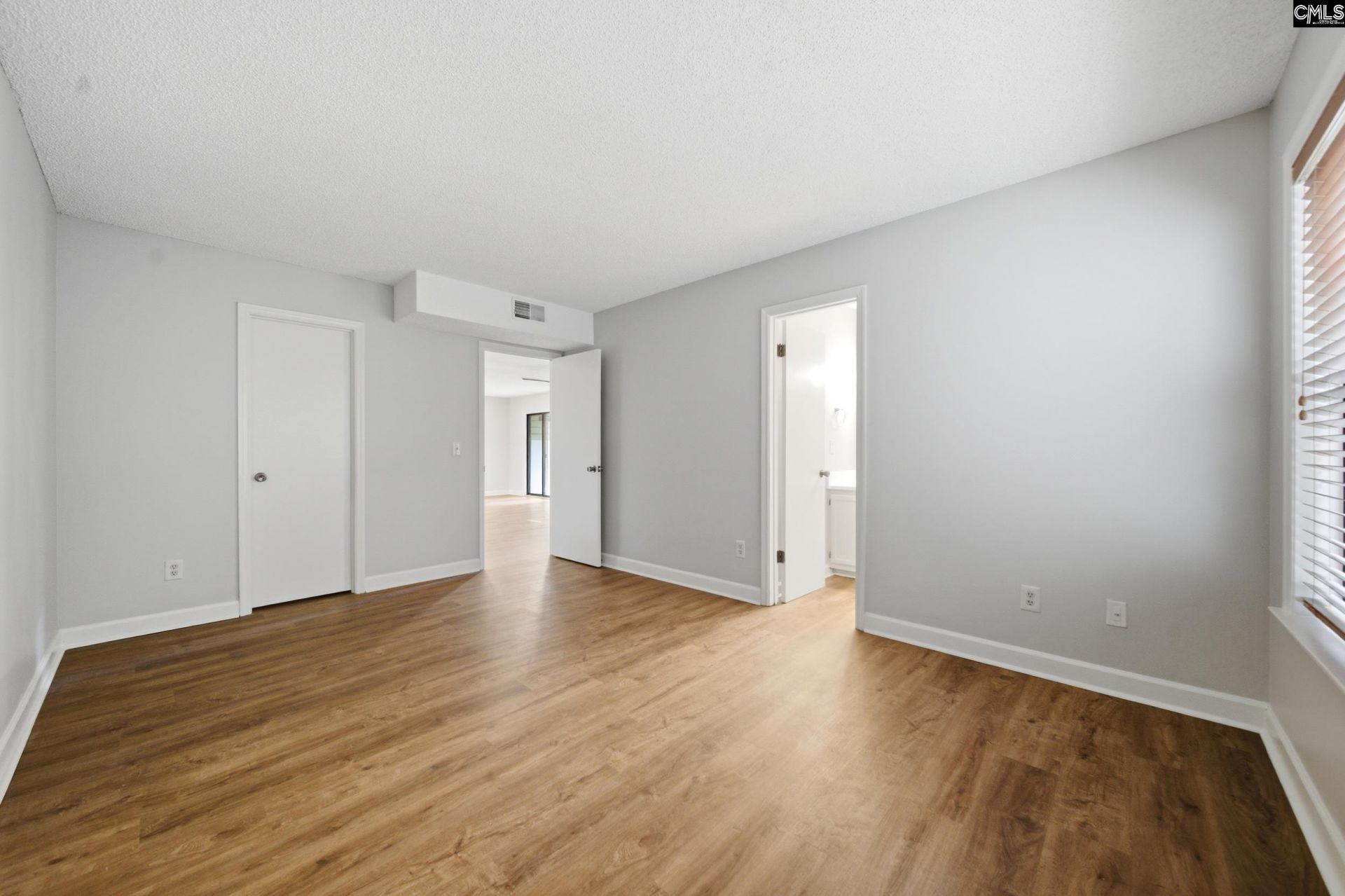 448 Deerwood Street Photo 12