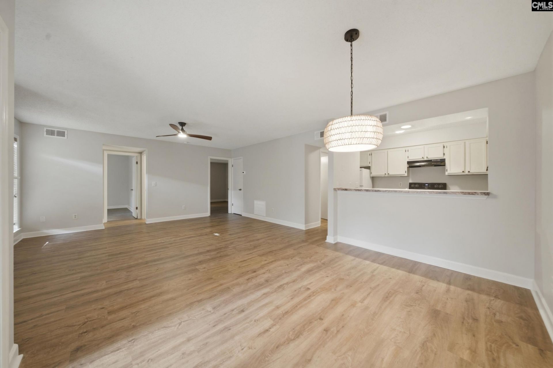 448 Deerwood Street  Photo 4