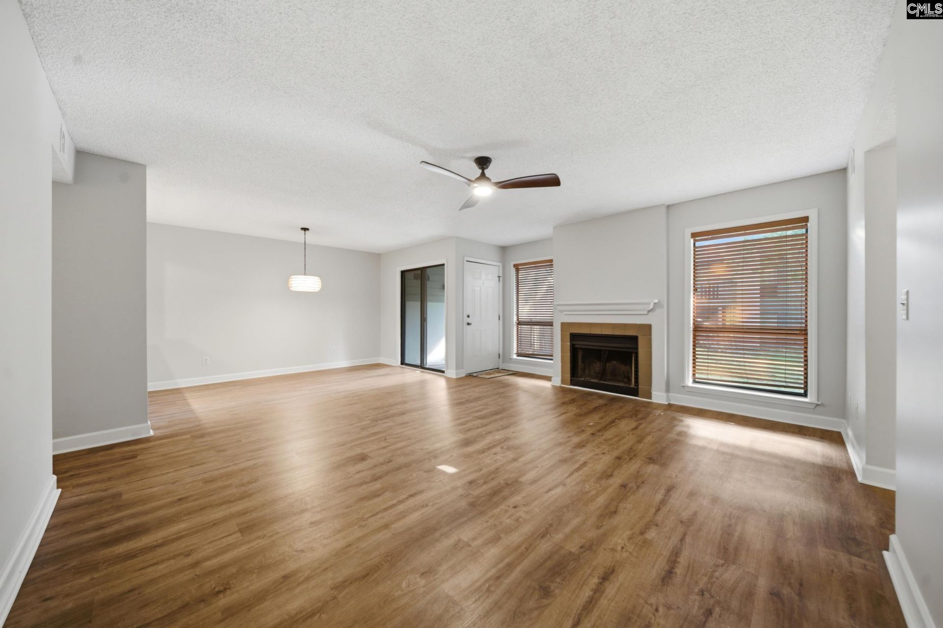 448 Deerwood Street Photo 5