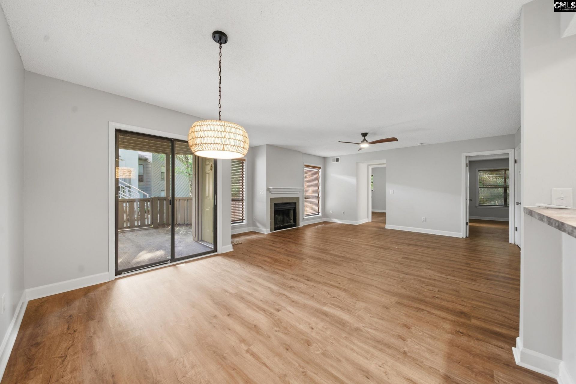 448 Deerwood Street Photo 6