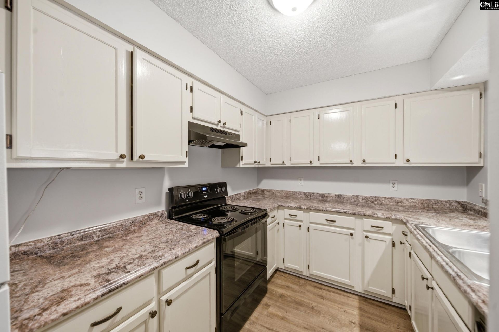 448 Deerwood Street Photo 8