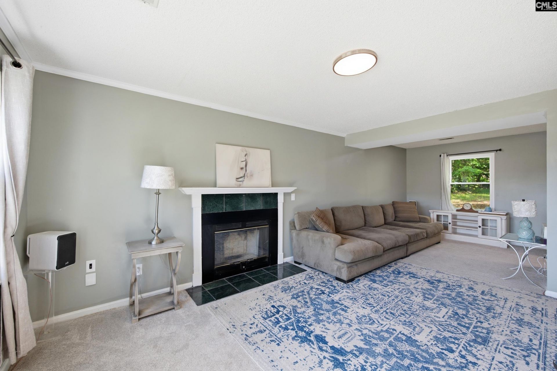 125 Silkworth Place  Photo 4