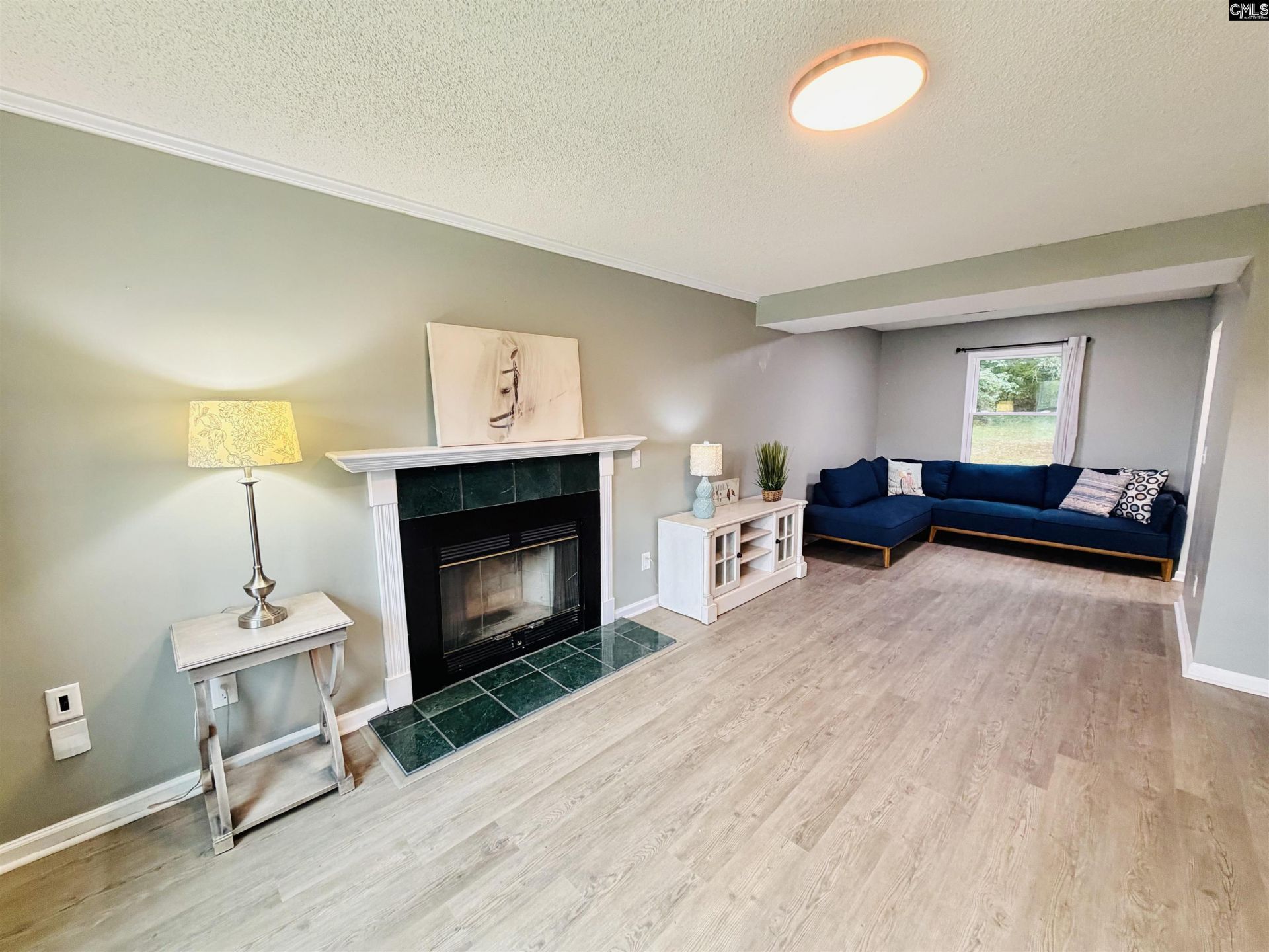 125 Silkworth Place Photo 4