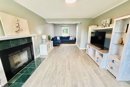 125 Silkworth Place photo 4