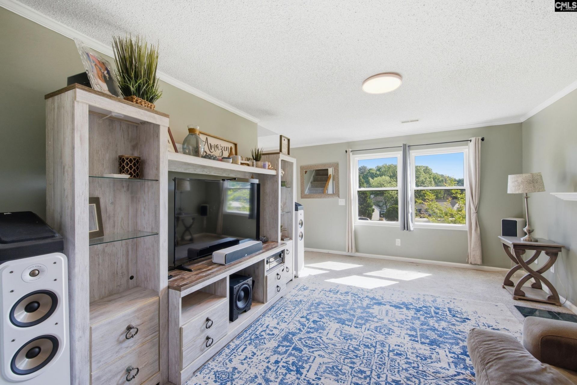 125 Silkworth Place  Photo 6